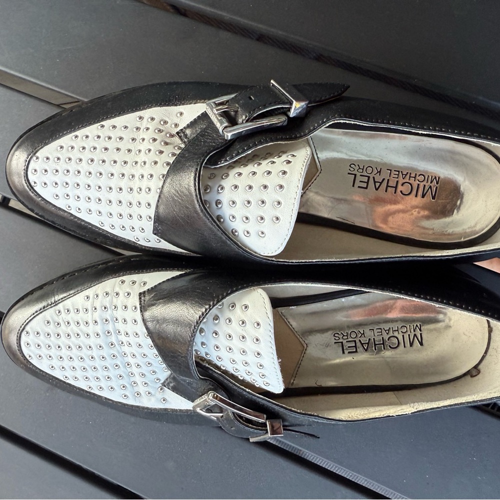 Michael Kors Two-Tone Black and White Dakota studded tuxedo Loafers size 7.5 - Picture 6 of 12